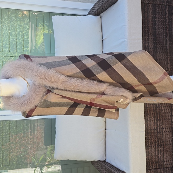 Burberry Beige and Red Plaid Wrap with Fur Trim - Picture 1 of 10